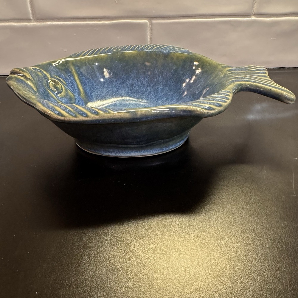 Blue Green Ceramic Fish Shaped Serving Bowl 9.5 in. x 7 in. x 2.5 in. Signed - Picture 3 of 7